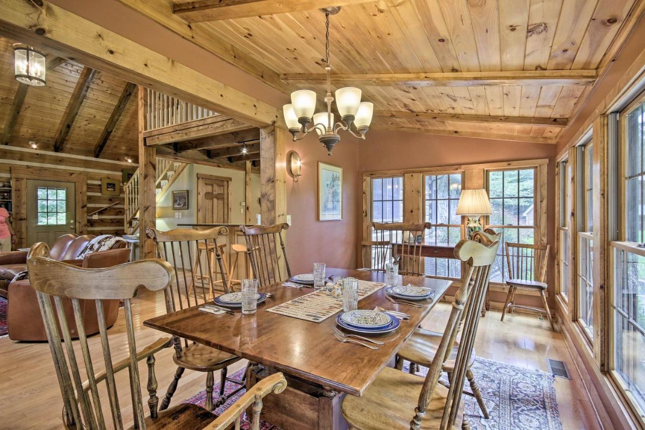 Creekside Berkeley Springs Cabin on 35 Acres! Bagian luar foto